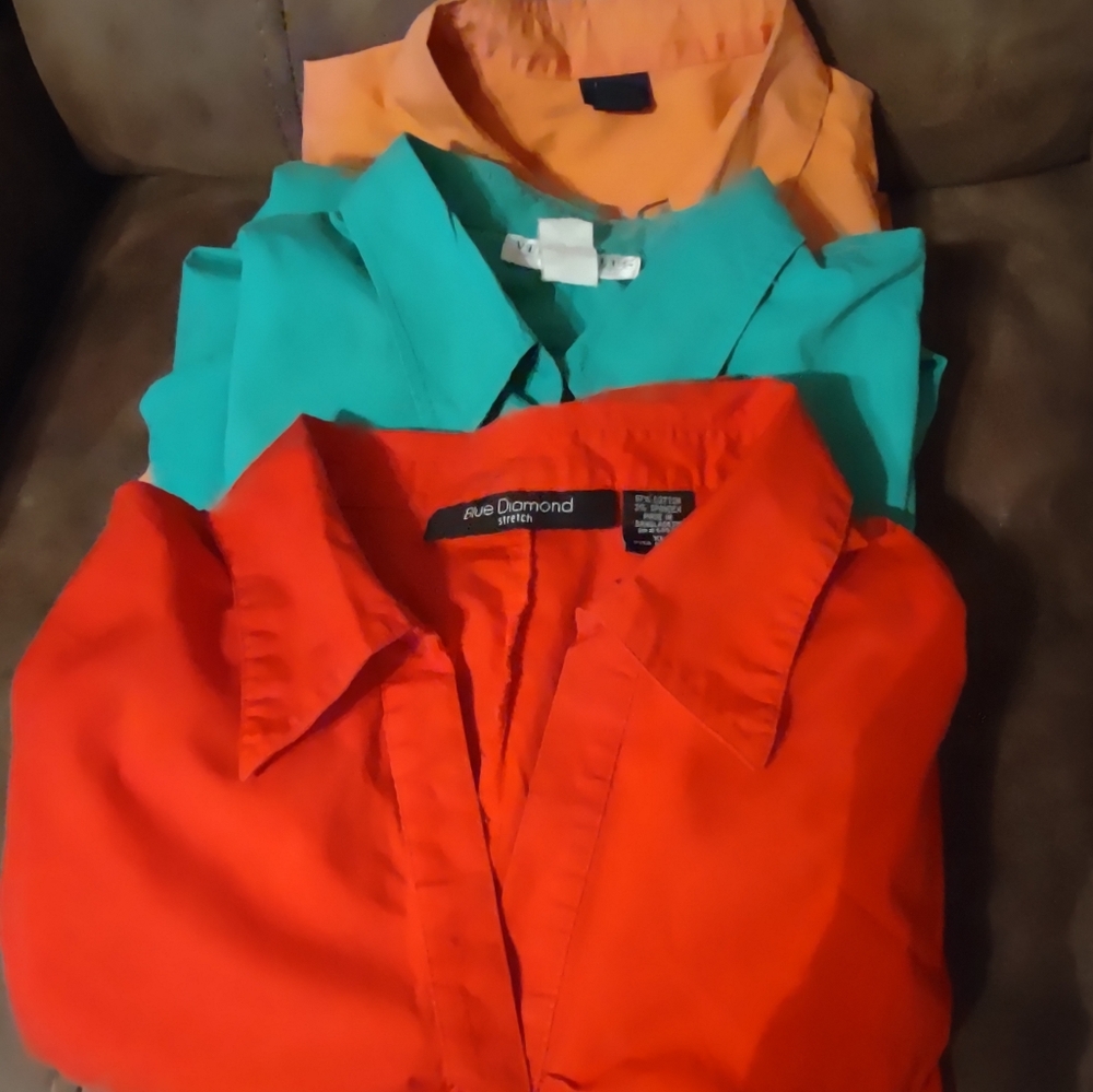 3 XL women's dress shirts